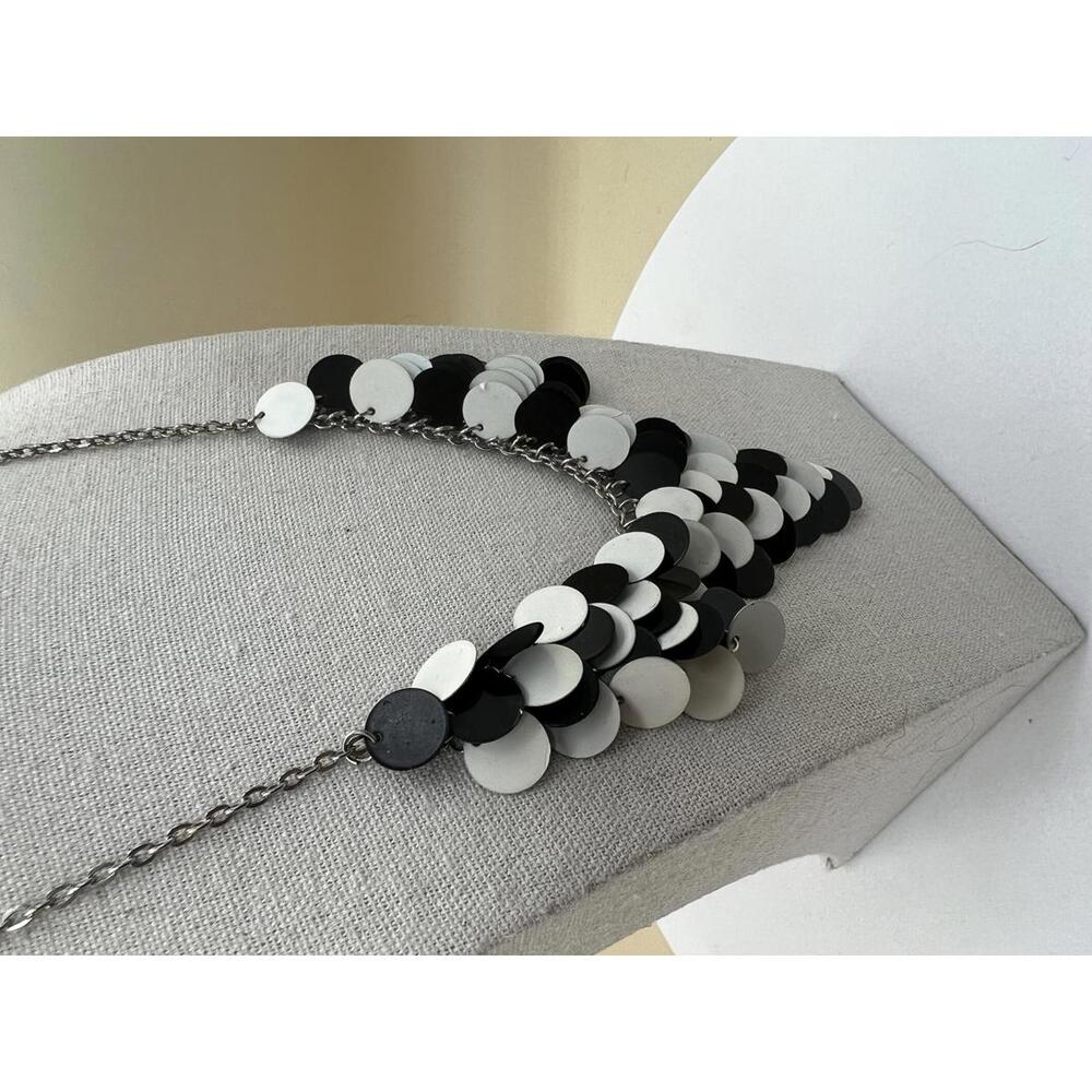 Black and White Disc Detail Necklace - Picture 6 of 8